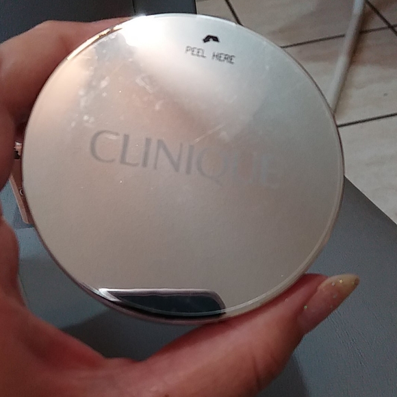 Clinique powder neutral 14.5g/2 SPF 15 foundation - Picture 3 of 6